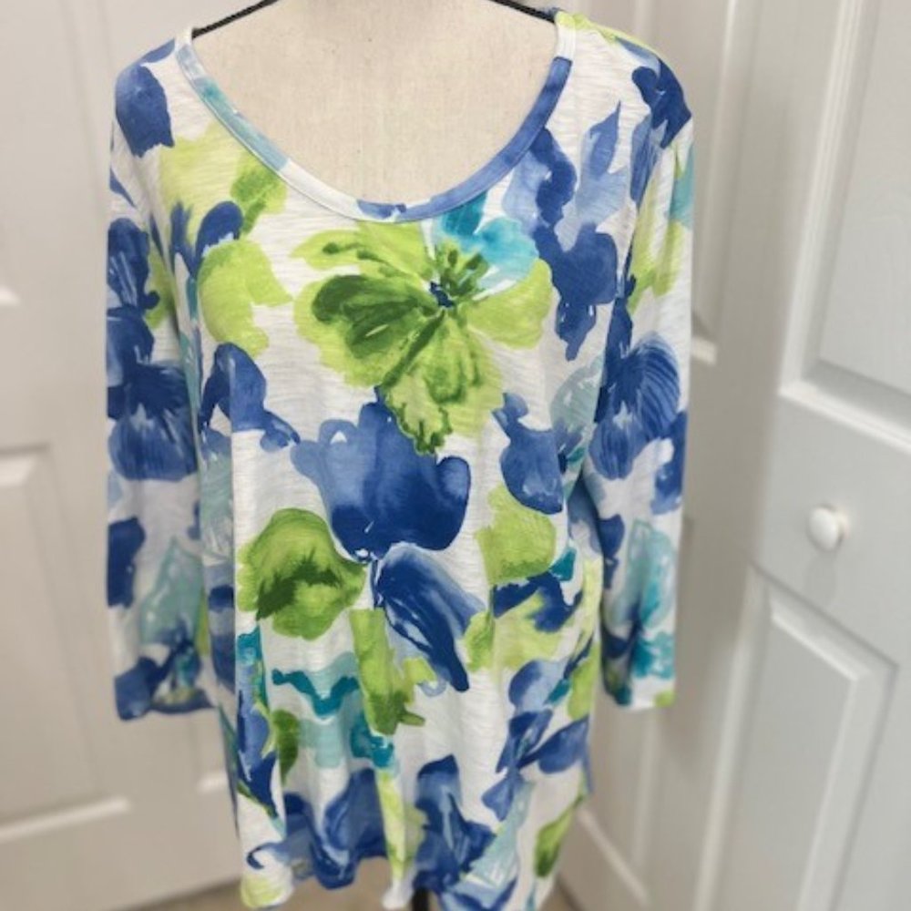 Chicos Floral Top Size 3
